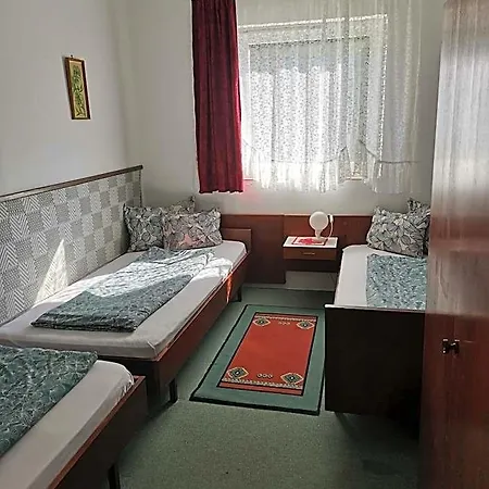 Villa-negra Retro Panzio Nocleg ze śniadaniem 3*